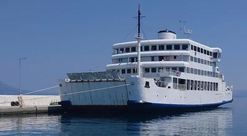 Navio RoPax à venda