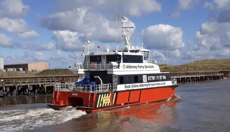 Navio porta-contentores à venda