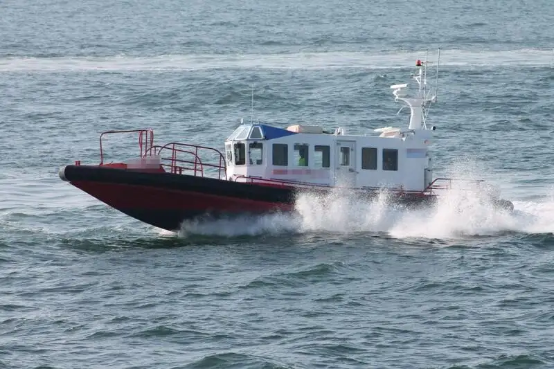 Barco da tripulação à venda