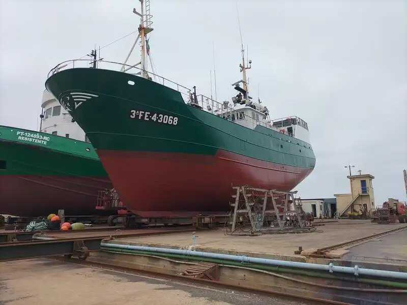 Traineira de pesca à venda