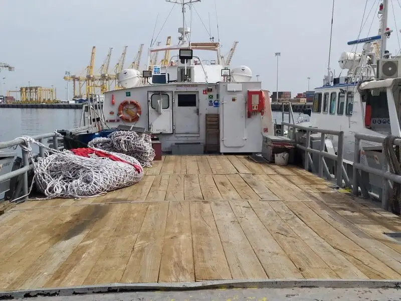 Navio de abastecimento à venda