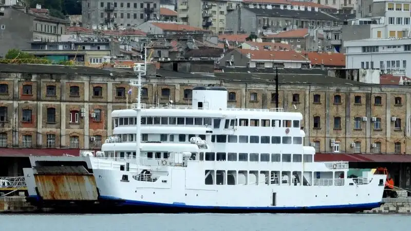 Navio RoPax à venda