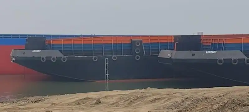 Barcaça à venda