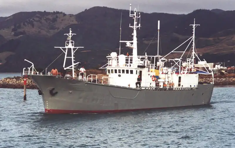 Navio com palangre à venda