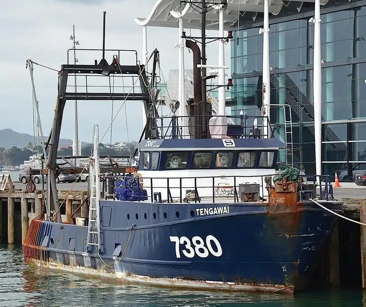 Ferro velho à venda