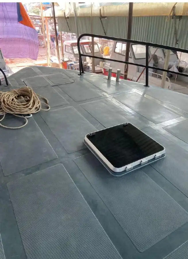 Barco da tripulação à venda