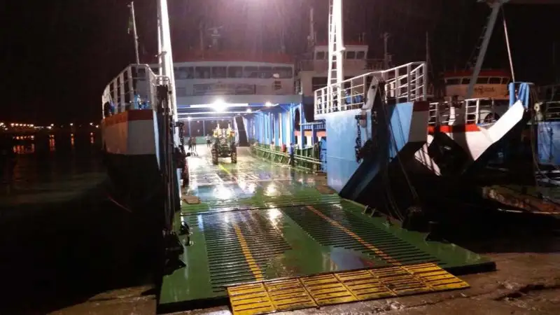 Navio RORO à venda
