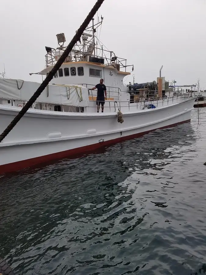 Navio com palangre à venda