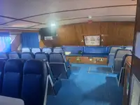 Navio de abastecimento à venda