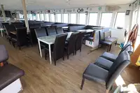 Embarcação a motor à venda