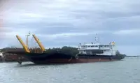 Barcaça à venda