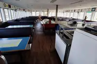 Embarcação a motor à venda