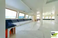 Embarcação a motor à venda