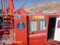 Ferro velho à venda