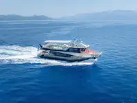 Embarcação a motor à venda