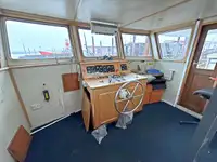 Embarcação a motor à venda