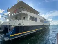 Catamarã à venda