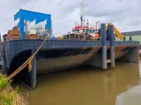 Barcaça à venda