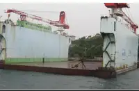 Doca flutuante à venda