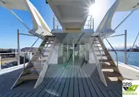 Embarcação a motor à venda