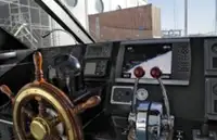 Embarcação a motor à venda