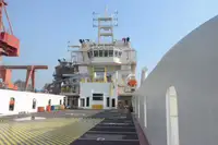 Navio de abastecimento à venda