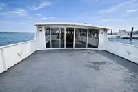 Embarcação a motor à venda