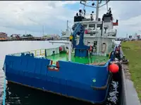 Navio de abastecimento à venda