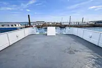 Embarcação a motor à venda