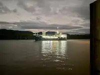 Navio de abastecimento à venda