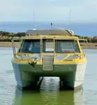 Embarcação a motor à venda